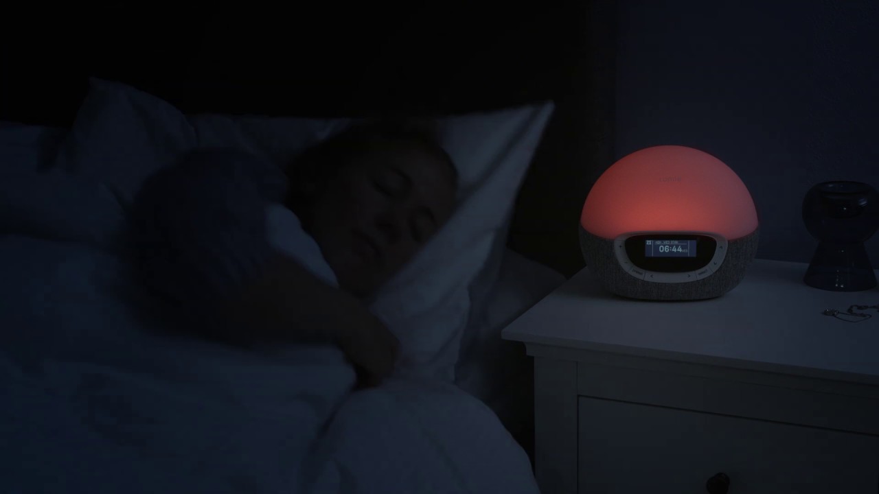 Le réveil simulateur d'aube Lumie Bodyclock 300 en vidéo