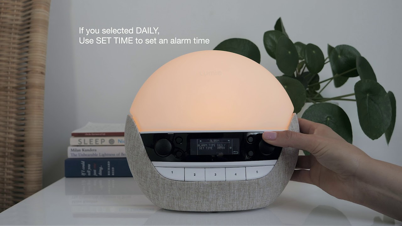 Découvrez comment paramétrer le simulateur d'aube Lumie Luxe 700 en vidéo