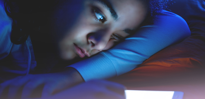 Luminothérapie : Un éclairage pour combattre l’insomnie et les troubles du sommeil chez l’adolescent et l’adulte