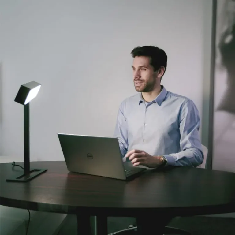 Améliorer le bien-être et la productivité en entreprise grâce à la lumière