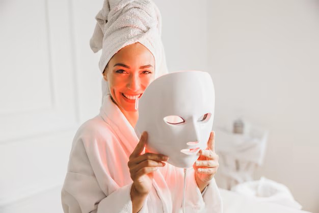 Coups de soleil & rides : comment la lumière rouge prépare et répare votre peau pendant les vacances
