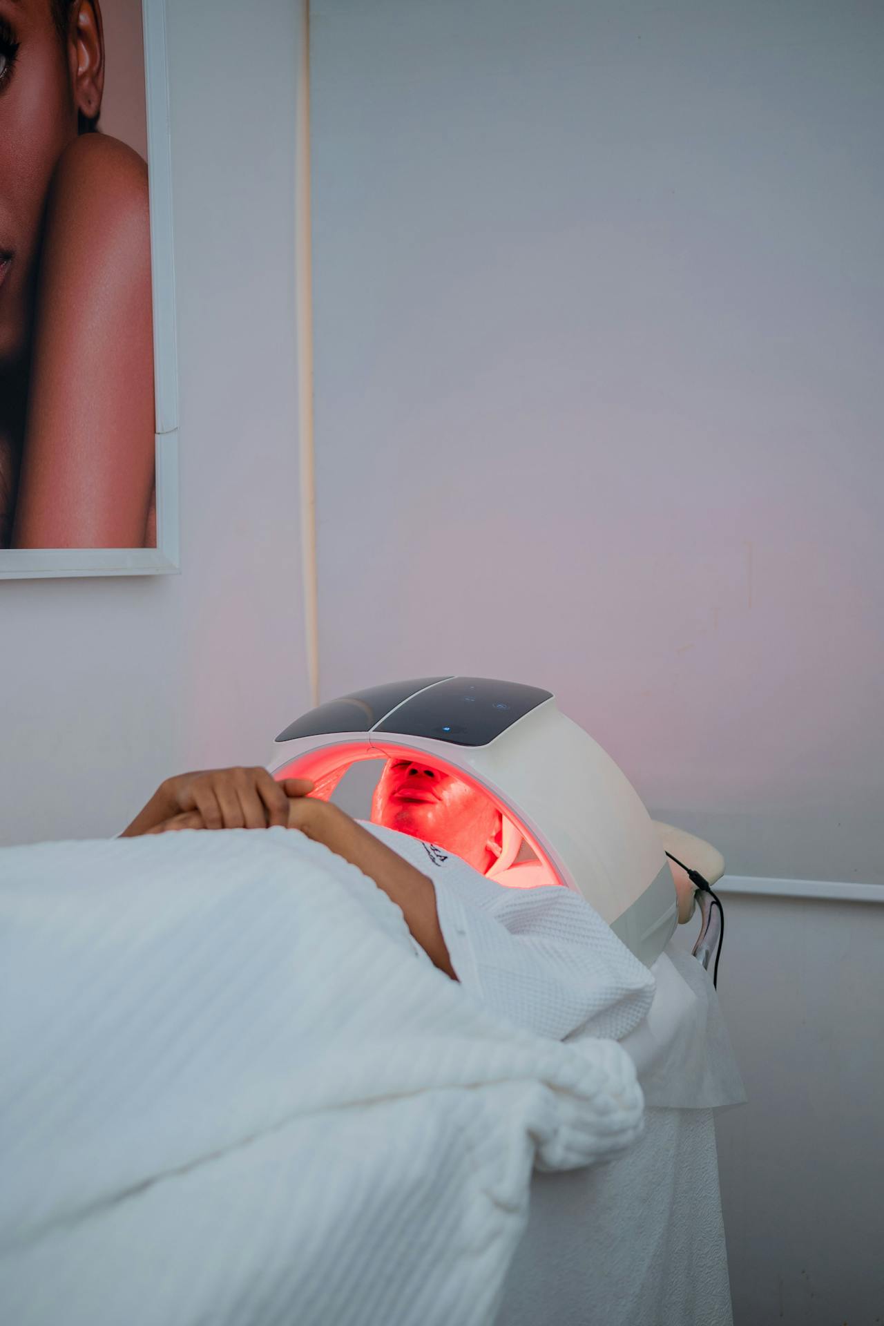 Séance de photobiomodulation led en institut : luminothérapie rouge visage