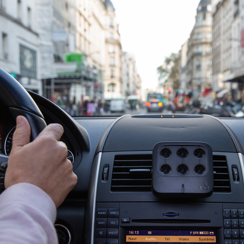 Purificateur d’air ioniseur pour voiture TEQOYA Nomad